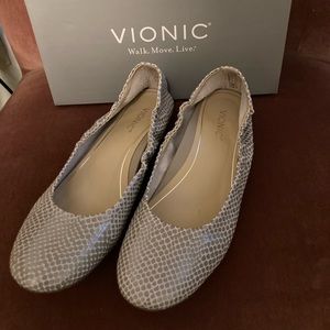 Vionic Flats